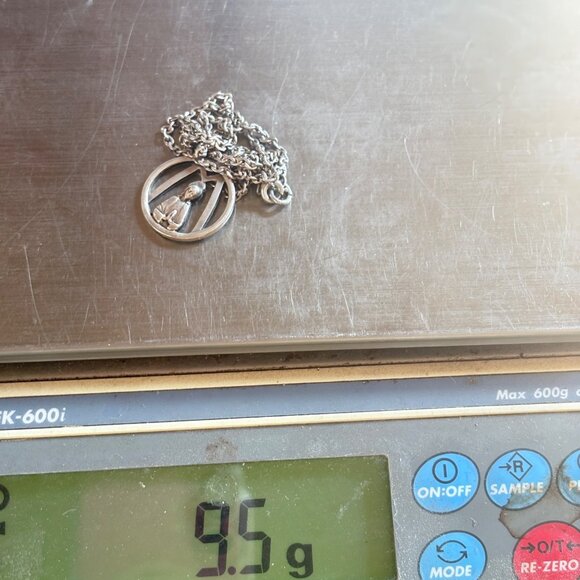 VTG Sterling Silver 925 Mother Mary Circle Pendant Necklace Size 18.5" Length - Picture 13 of 13